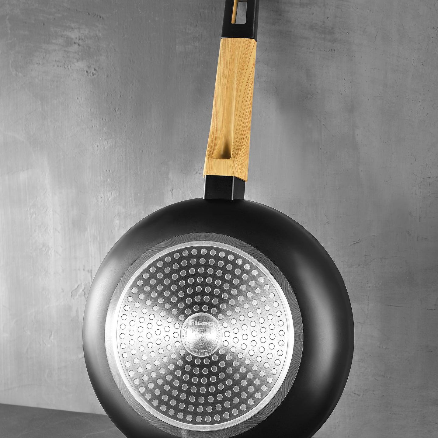Batería de cocina Bergner Aluminio prensado 5 piezas - Earth Black (2)